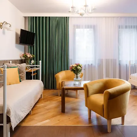 Dom Potok Couette-café 3*