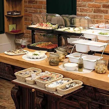 Dom Potok Bed & Breakfast 3*